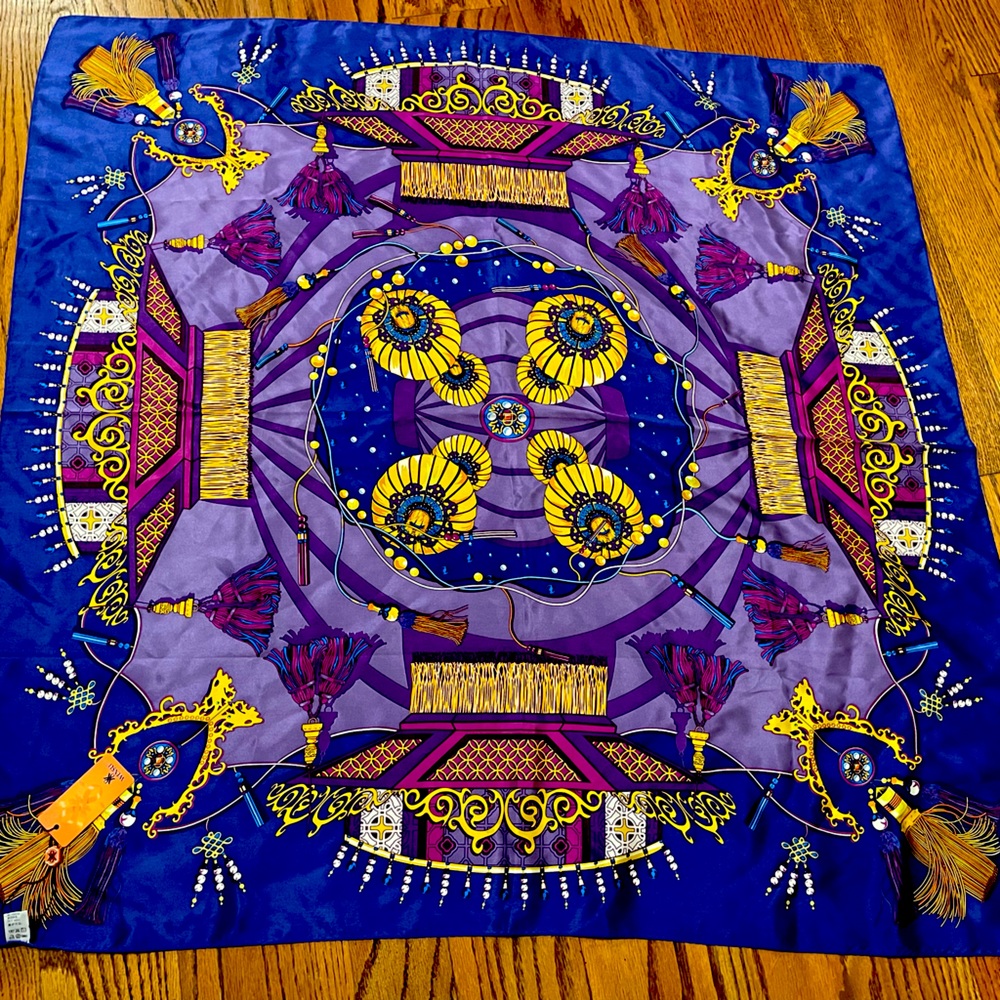 Beautiful vibrant purple print wensli scarf. New With tag. silk.